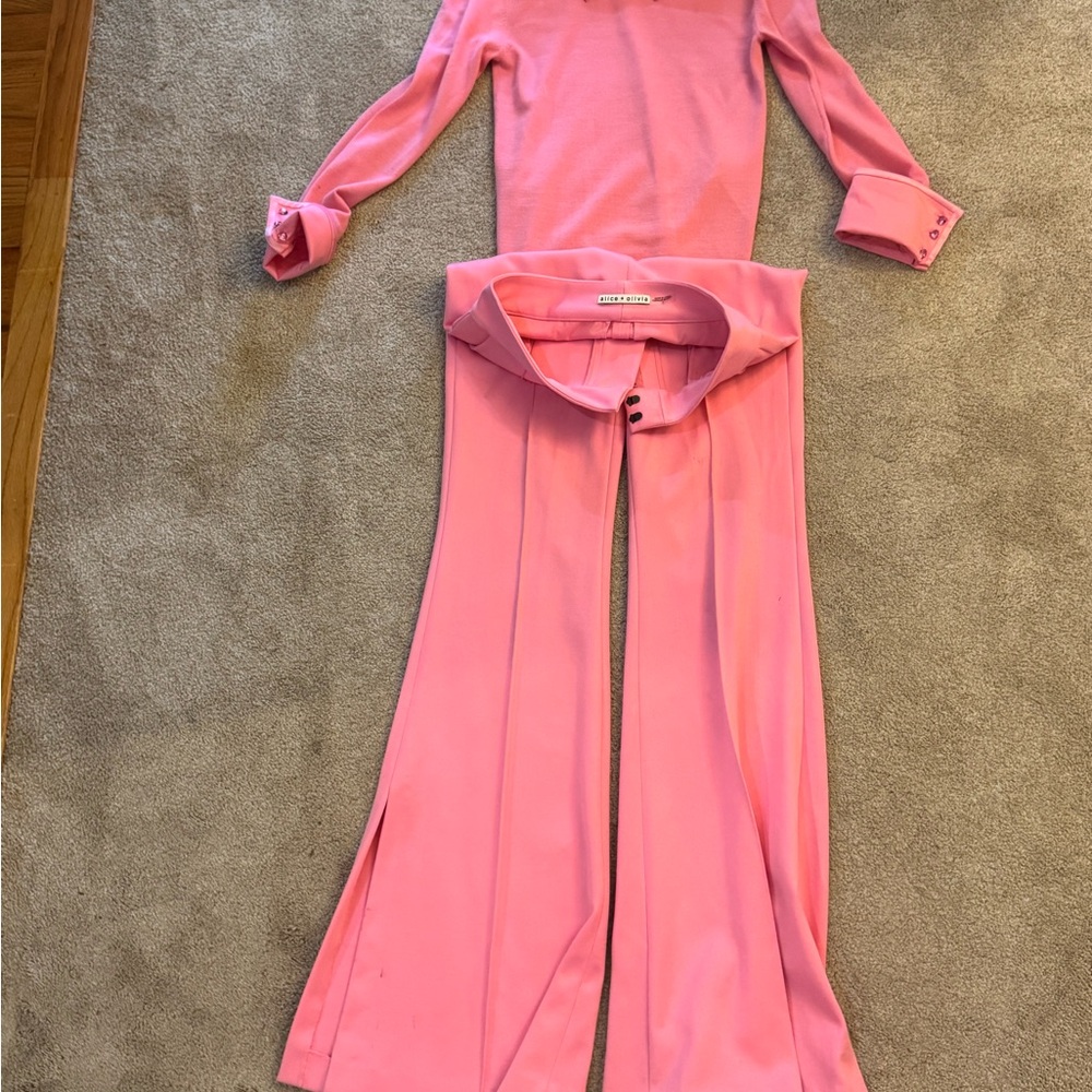 Alice+Olivia 
Pink set 
Worn once  for a movie set